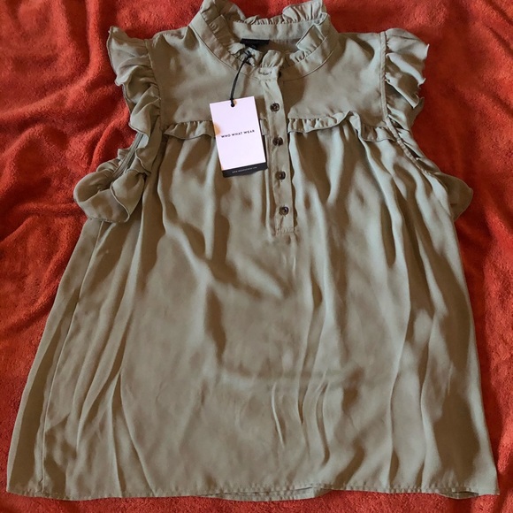 NWT Light Green Ruffle Sleeveless Top - Picture 3 of 7